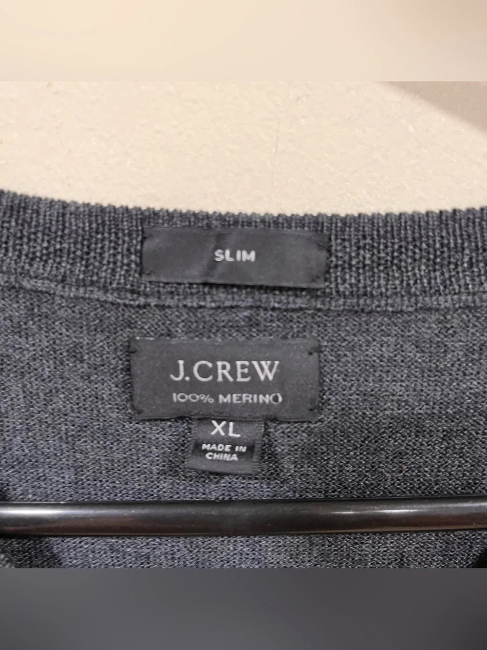 J. Crew Men’s Charcoal V-Neck Sweater 100% wool slim size XL